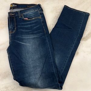 Dark Lucky Brand skinny jeans. Size 8. Worn once. No holes/tears/distressing.